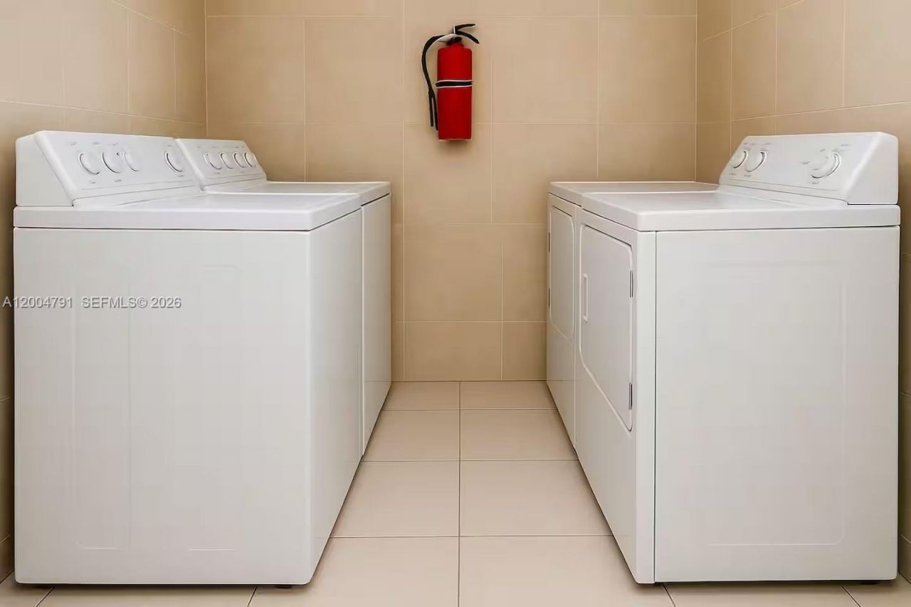 1025 94th St , Unit 7, Bay Harbor Islands, FL 33154 Photo