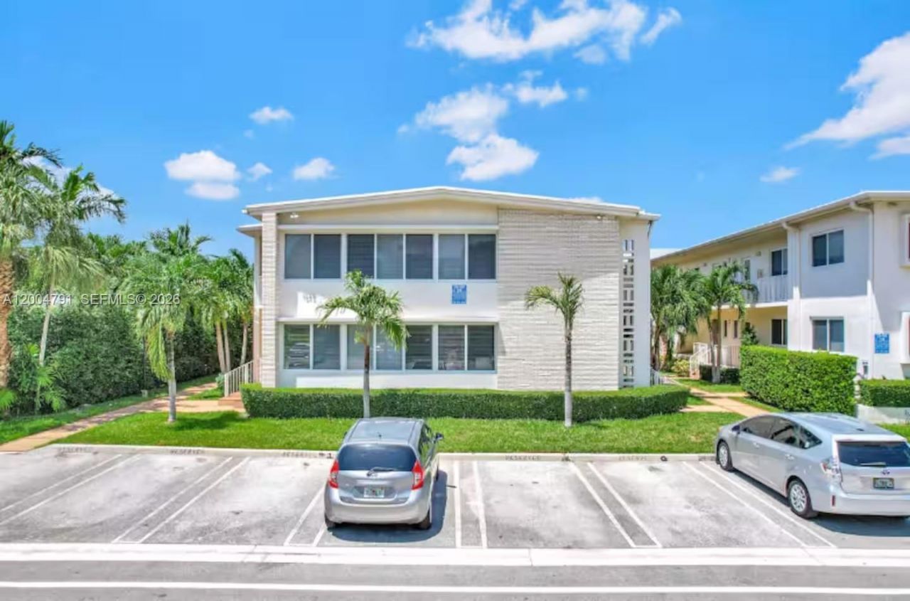 1025 94th St , Unit 7, Bay Harbor Islands, FL 33154 Photo