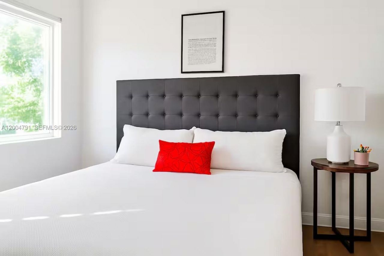 1025 94th St , Unit 7, Bay Harbor Islands, FL 33154 Photo