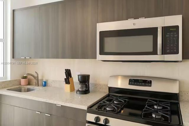 1025 94th St , Unit 7, Bay Harbor Islands, FL 33154 Photo