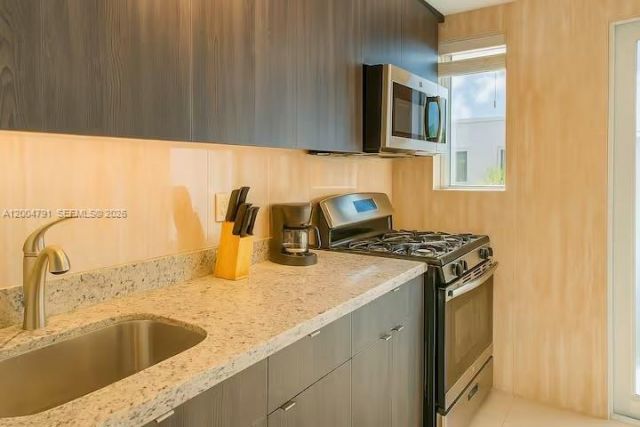 1025 94th St , Unit 7, Bay Harbor Islands, FL 33154 Photo