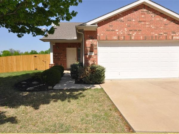 7512 Howling Coyote Lane, Fort Worth, TX 76131