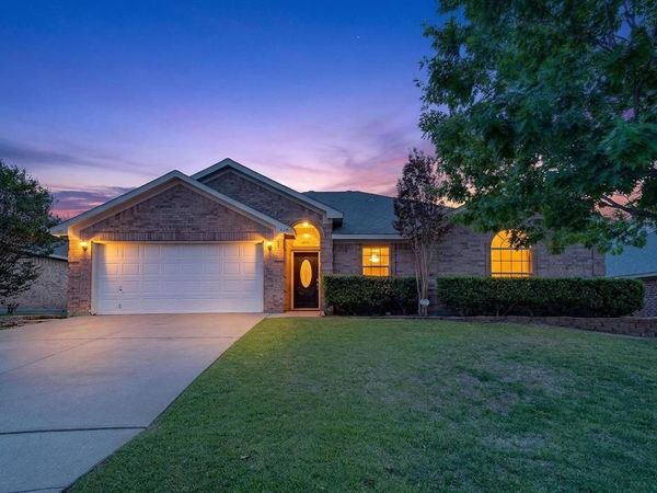628 Dover Heights Trail, Mansfield, TX 76063