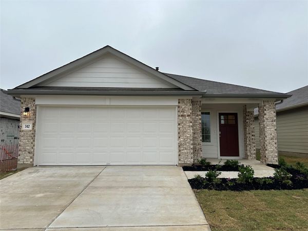 742 Globe Mallow CIR, Kyle, TX 78640