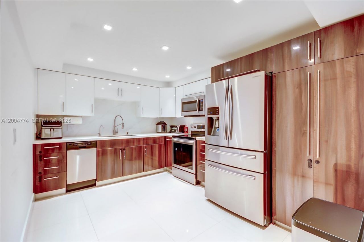 16175 Golf Club Rd, Unit 113, Weston, FL 33326 Photo