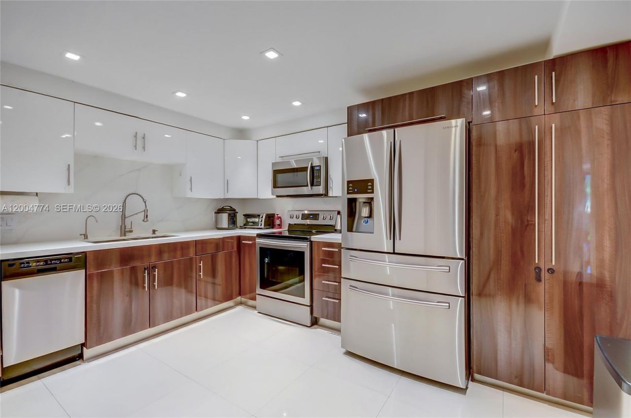 16175 Golf Club Rd, Unit 113, Weston, FL 33326 Photo