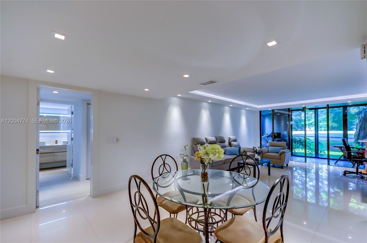 16175 Golf Club Rd, Unit 113, Weston, FL 33326 Photo