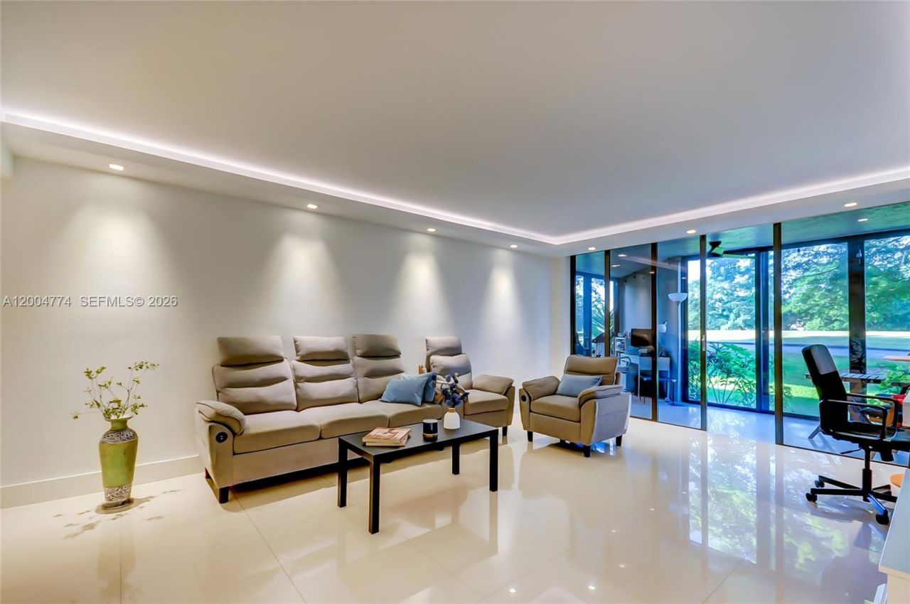 16175 Golf Club Rd, Unit 113, Weston, FL 33326 Photo