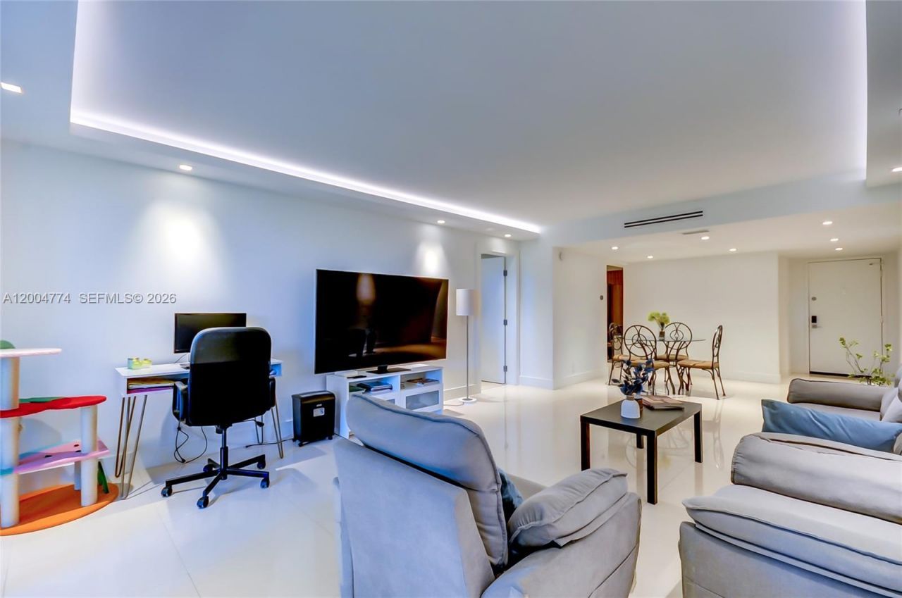 16175 Golf Club Rd, Unit 113, Weston, FL 33326 Photo