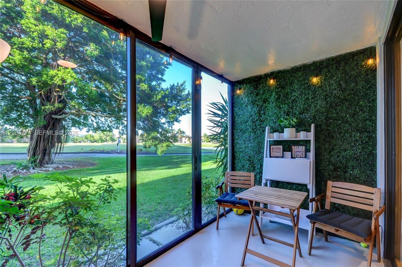 16175 Golf Club Rd, Unit 113, Weston, FL 33326 Photo