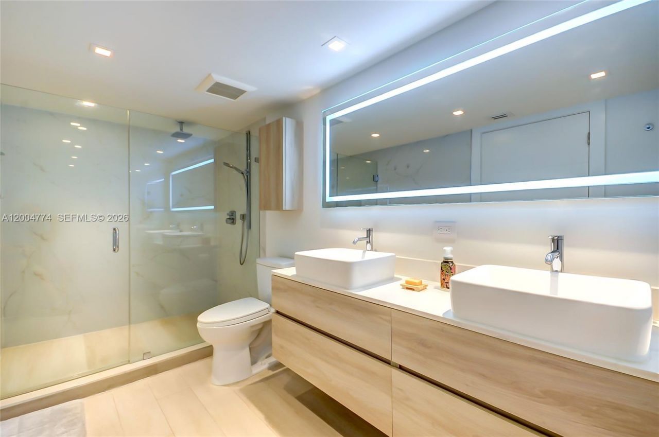 16175 Golf Club Rd, Unit 113, Weston, FL 33326 Photo