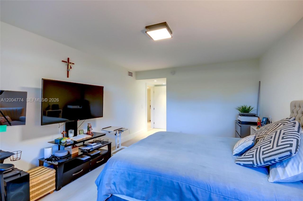 16175 Golf Club Rd, Unit 113, Weston, FL 33326 Photo