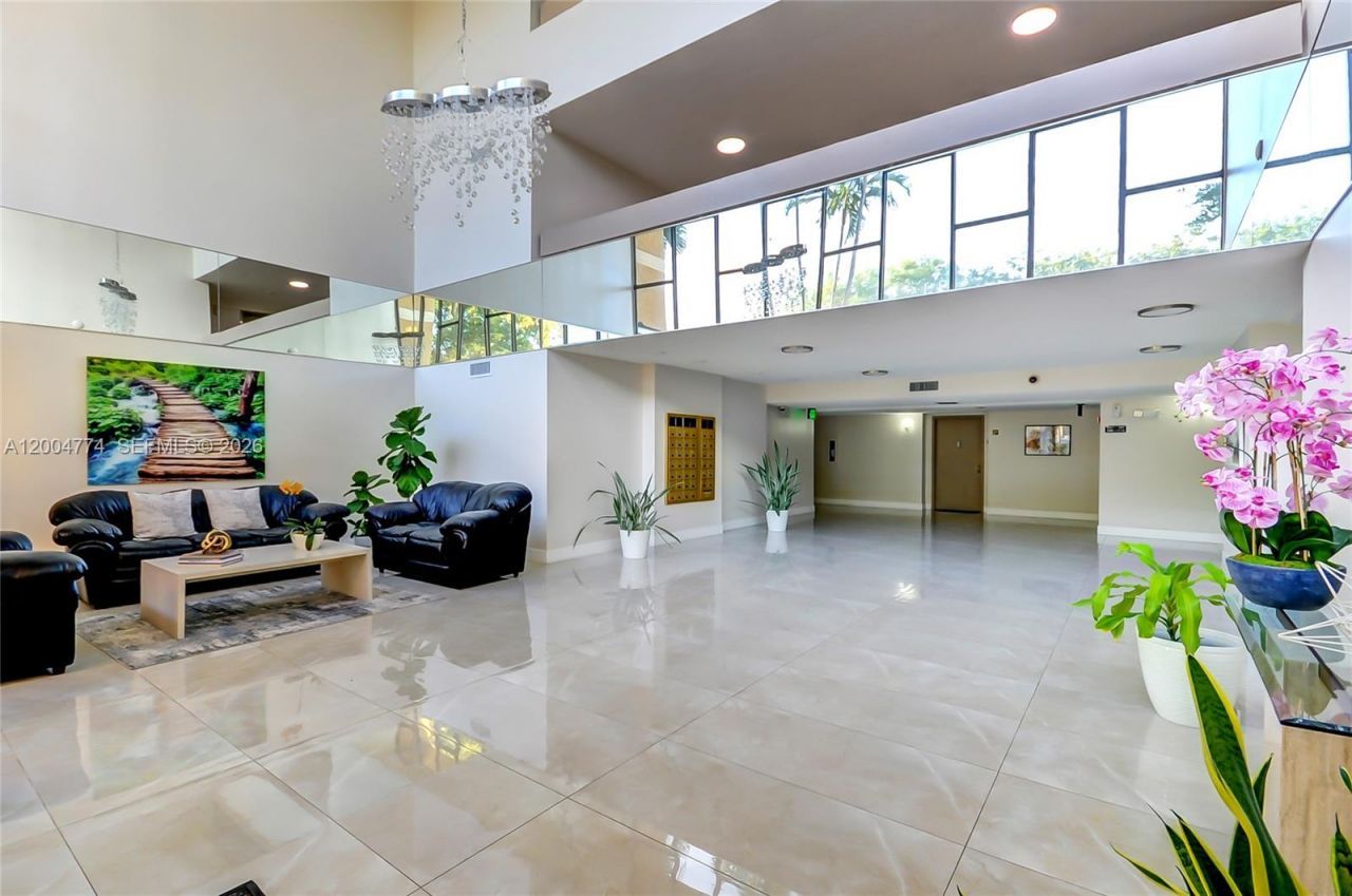 16175 Golf Club Rd, Unit 113, Weston, FL 33326 Photo