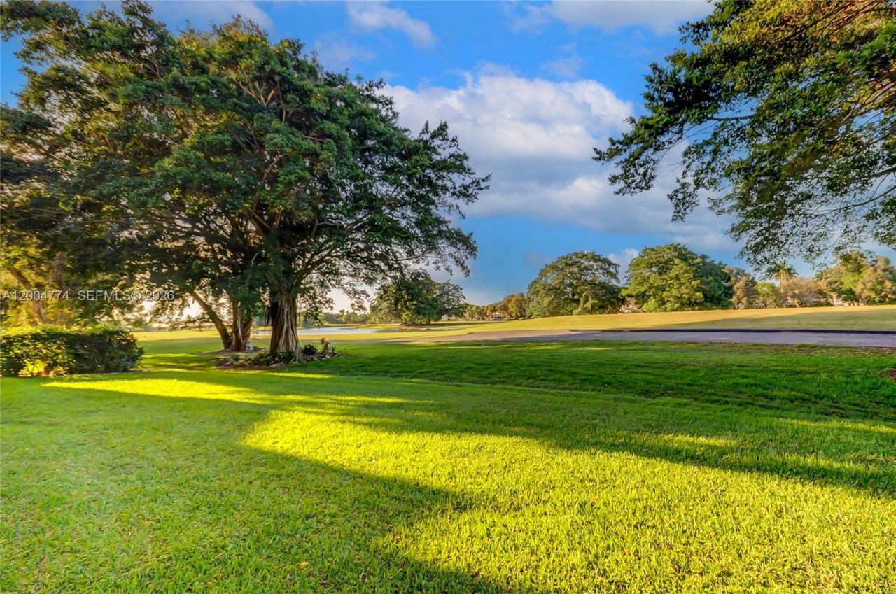 16175 Golf Club Rd, Unit 113, Weston, FL 33326 Photo