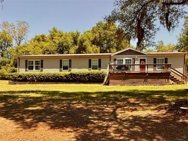 9711 SE HIGHWAY 464C , OCKLAWAHA, FL 32179