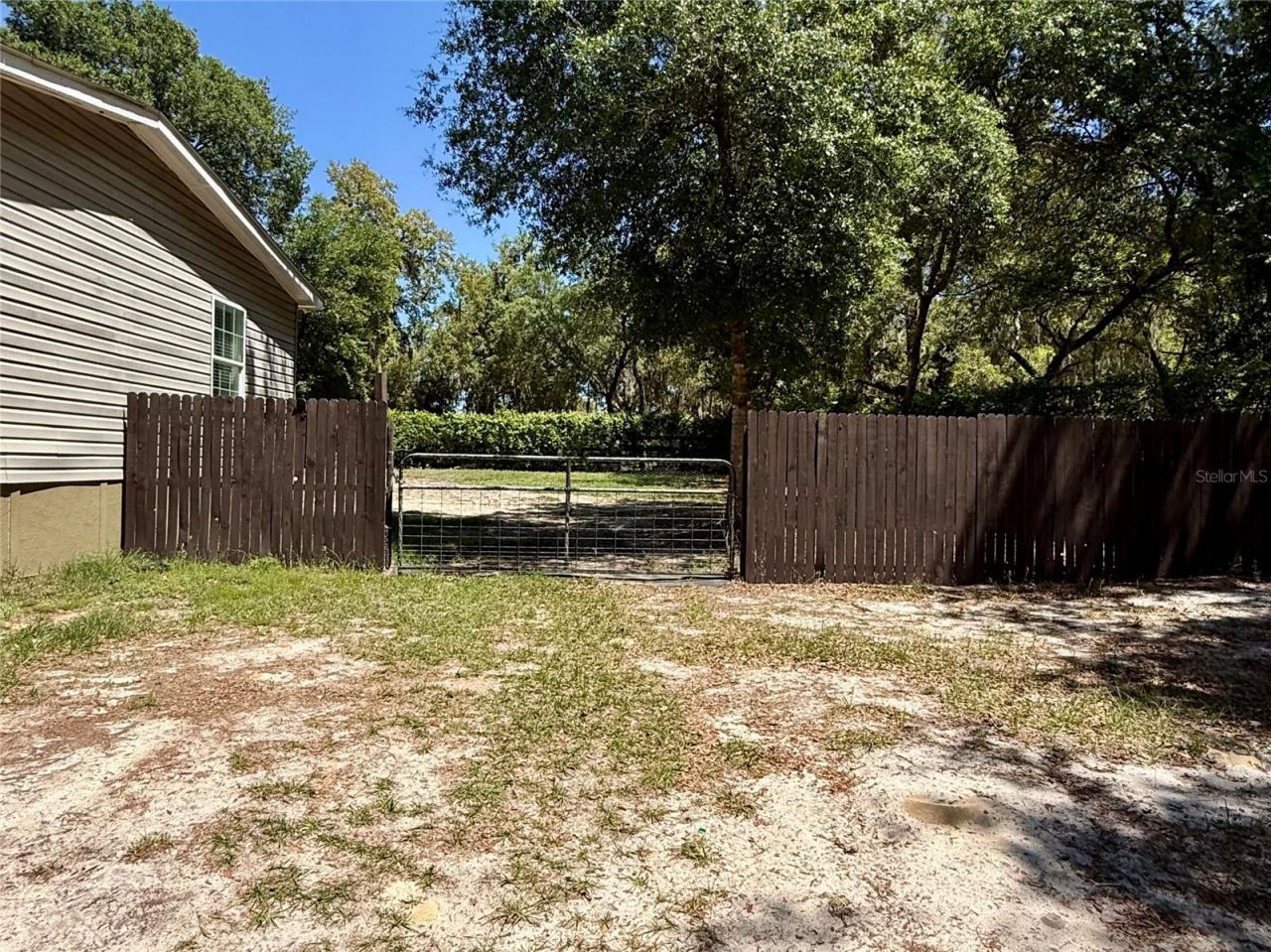9711 SE Highway 464c , Ocklawaha, FL 32179 Photo