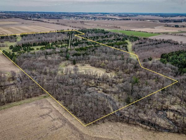 1000/1006 Irish Lane, Mount Vernon, IA 52314