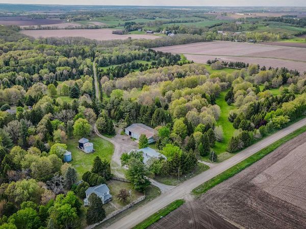 1000/1006 Irish Lane, Mount Vernon, IA 52314