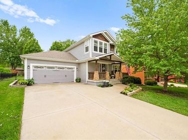 325 Creekwood Drive, Liberty, MO 64068