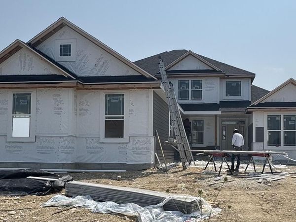2453 Cedar Bluffs DRIVE, Slinger, WI 53086
