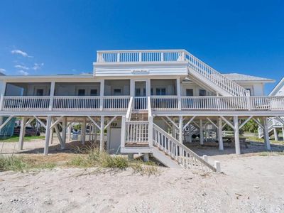 142 Palmetto Boulevard, Edisto Island, SC 29438