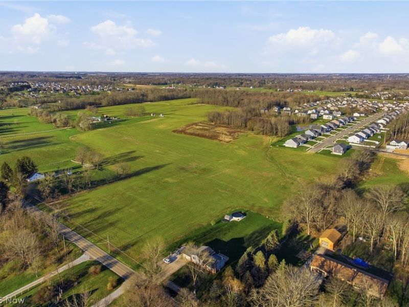 12083 Hoover Avenue NW, Uniontown, OH 44685 Photo 2