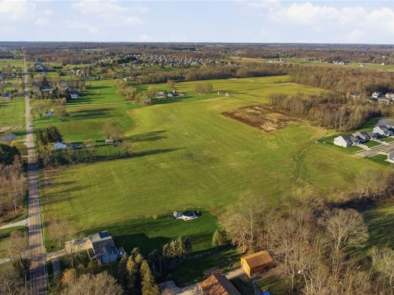 12083 Hoover Avenue NW, Uniontown, OH 44685 Photo 4