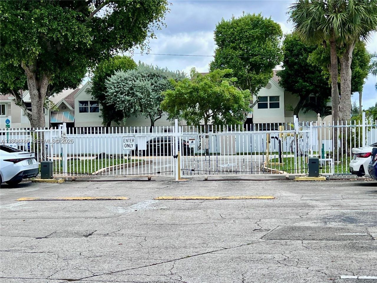 17530 NW 68th Ave , Unit C4008, Hialeah, FL 33015 Photo