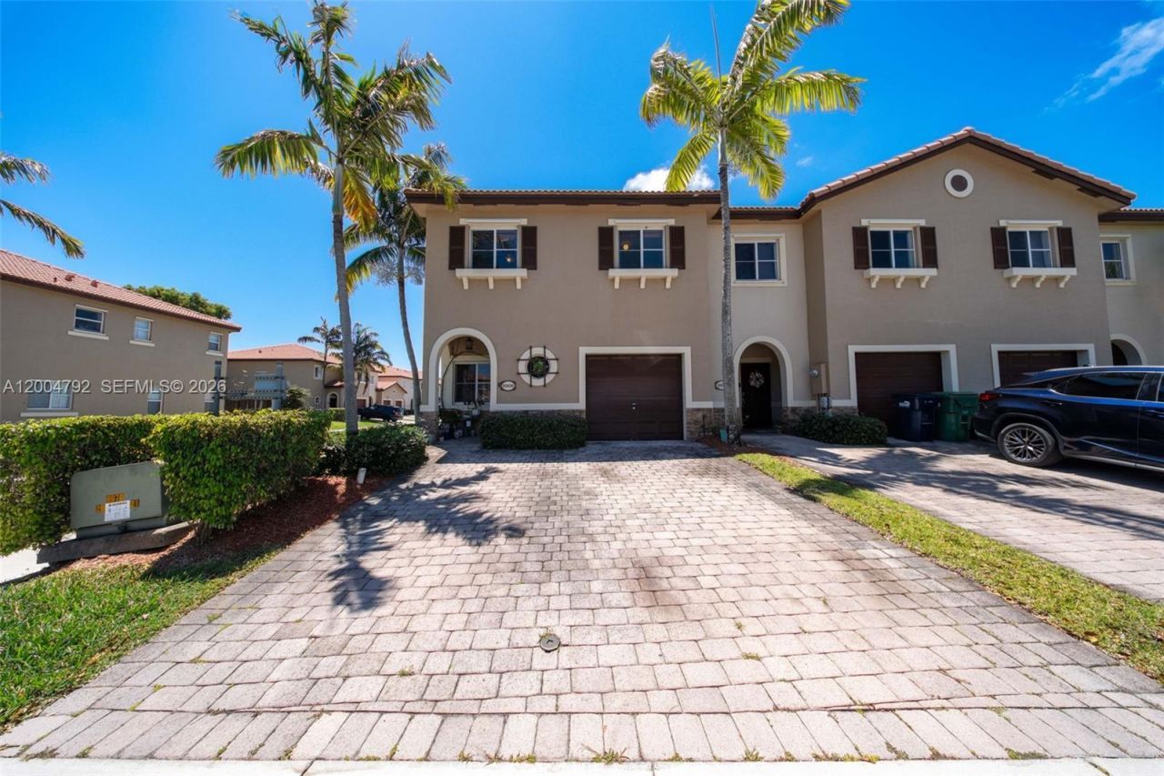 8906 SW 221st Ter, Cutler Bay, FL 33190 Photo