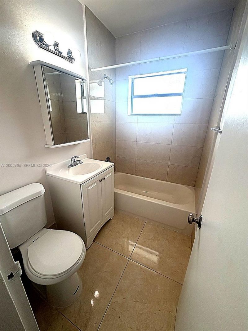 225 Madeira Ave , Unit 5, Coral Gables, FL 33134 Photo