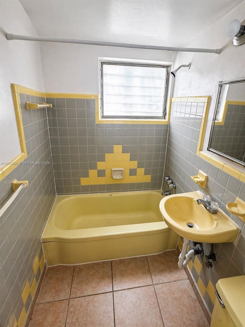 225 Madeira Ave , Unit 3, Coral Gables, FL 33134 Photo