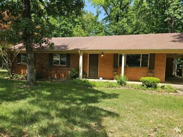 1611 Grove Hill Road , North Little Rock, AR 72116