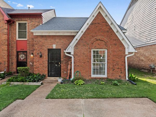 3585 BISHOPS GATE DR, Memphis, TN 38115