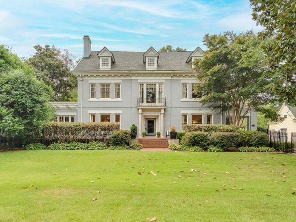 2221 POPLAR AVE, Memphis, TN 38104