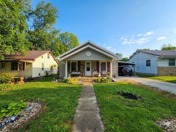 216 E Franklin Street , Olney, IL 62450