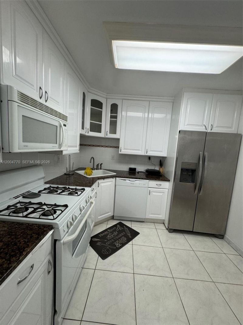 2030 S Ocean Dr , Unit 403, Hallandale Beach, FL 33009 Photo