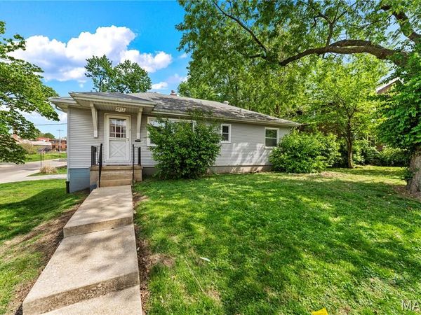 2812 Laclede Station Road, Maplewood, MO 63143