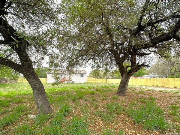 109 N 1ST ST, Somerset, TX 78069