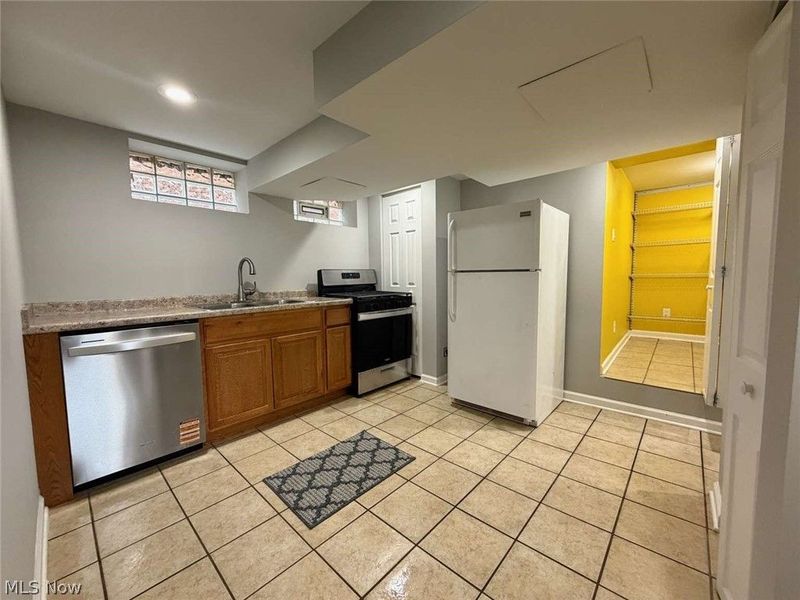 4515 Pershing Avenue, Parma, OH 44134 Photo 13