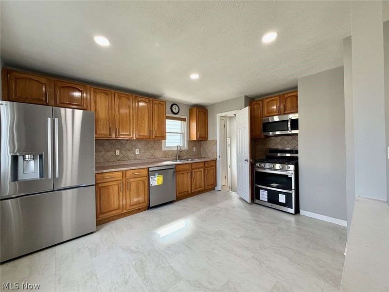 4515 Pershing Avenue, Parma, OH 44134 Photo 4