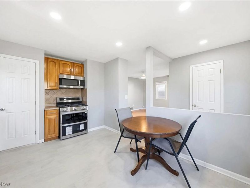 4515 Pershing Avenue, Parma, OH 44134 Photo 9