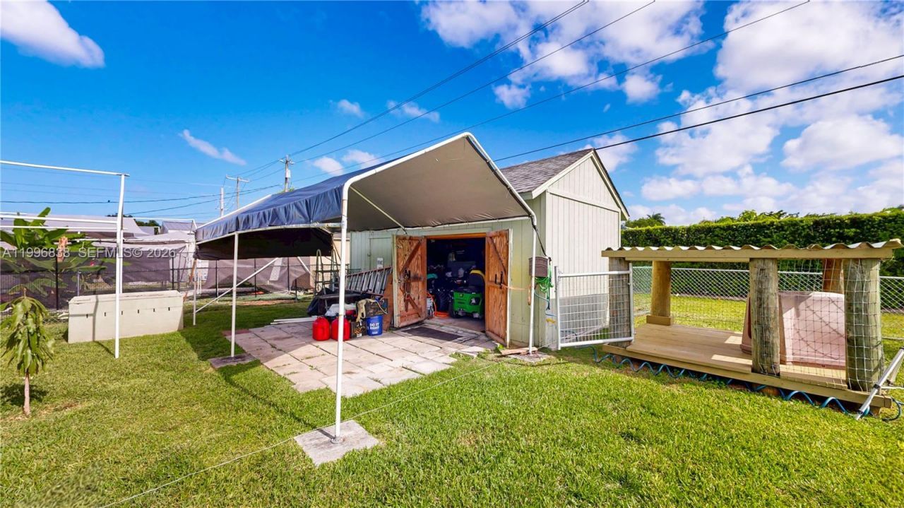 1560 NE 12th St, Homestead, FL 33033 Photo