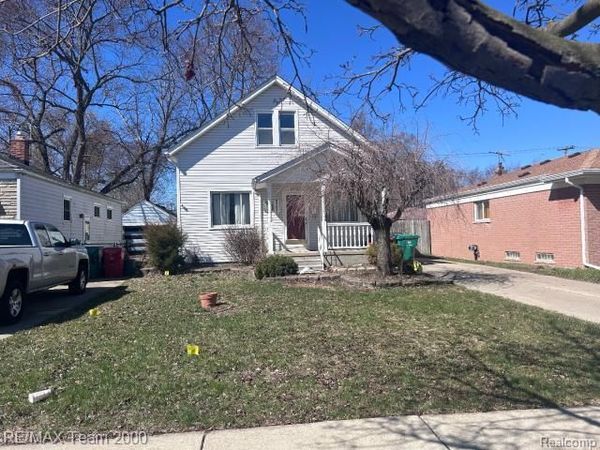 24523 Hayes Avenue, Eastpointe, MI 48021