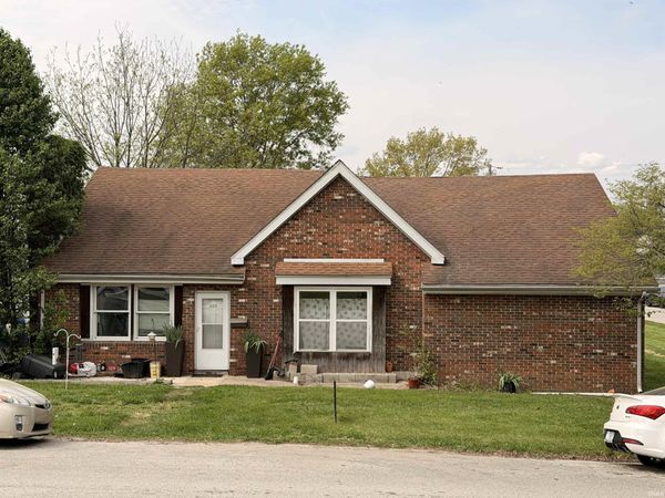 205 E Washington Street, Loogootee, IN 47553