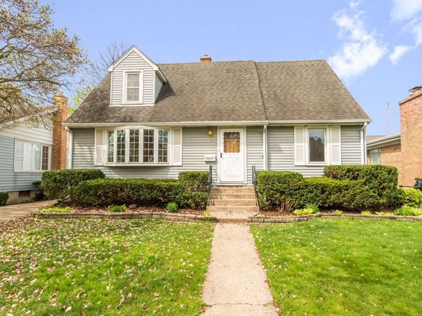 714 S Parkside Avenue , Elmhurst, IL 60126