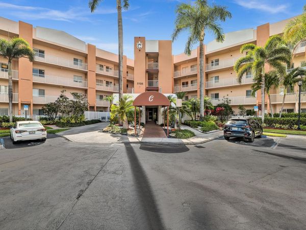 7735 Yardley Drive, Unit 305, Tamarac, FL 33321