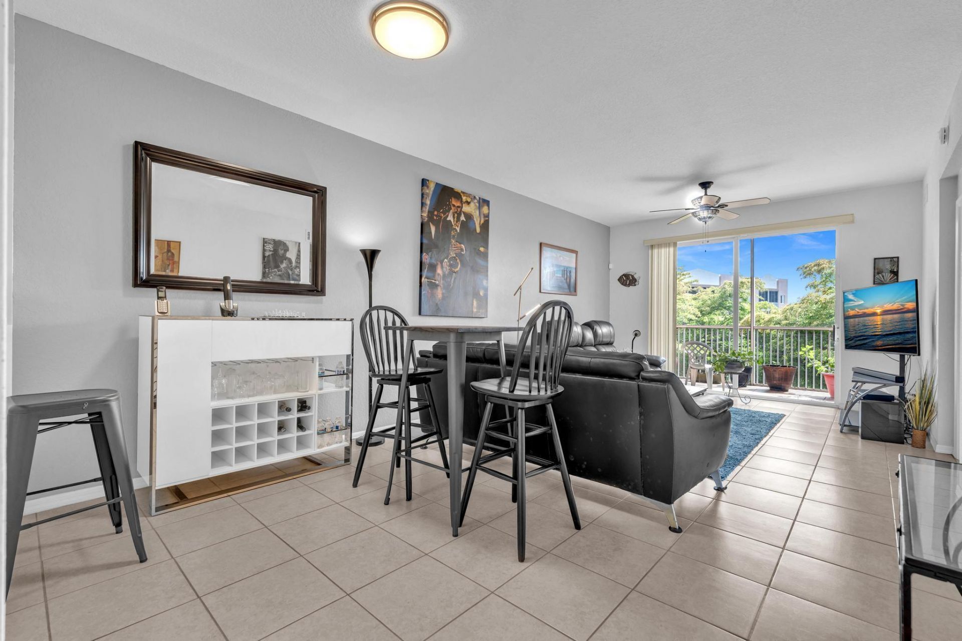 7735 Yardley Drive, Unit 305, Tamarac, FL 33321 Photo