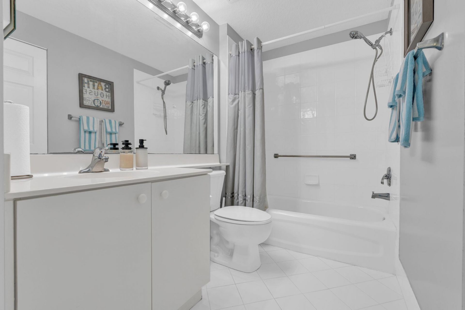 7735 Yardley Drive, Unit 305, Tamarac, FL 33321 Photo