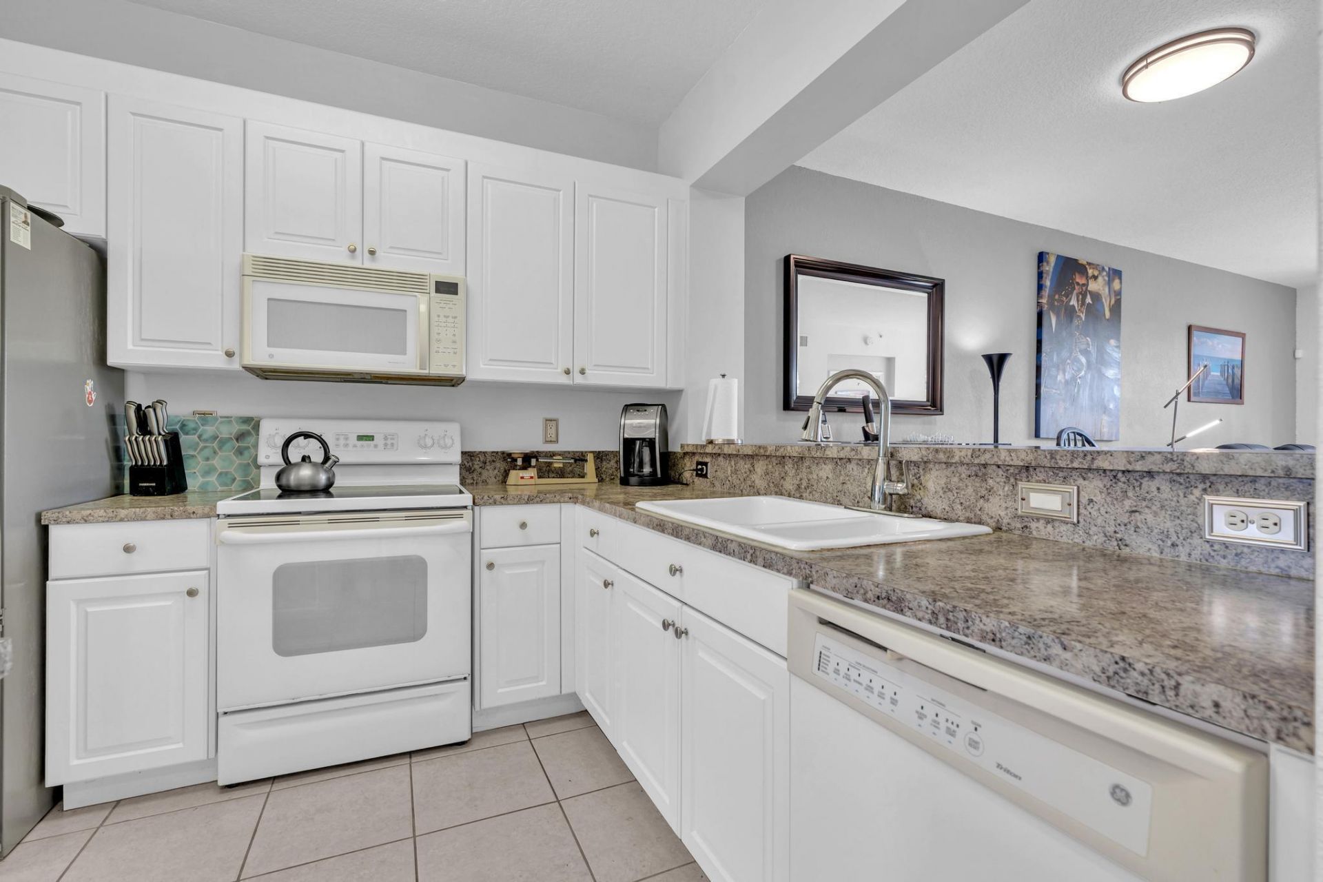 7735 Yardley Drive, Unit 305, Tamarac, FL 33321 Photo