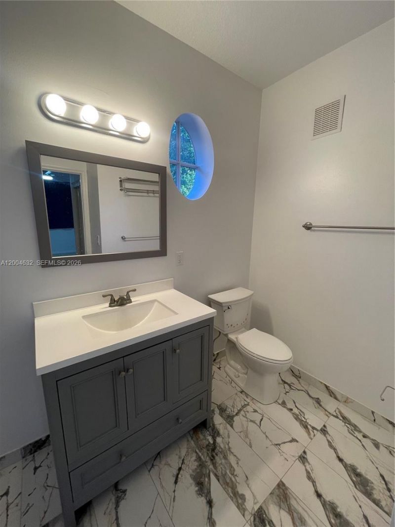 8423 NW 138th Ter, Unit 2804, Miami Lakes, FL 33016 Photo